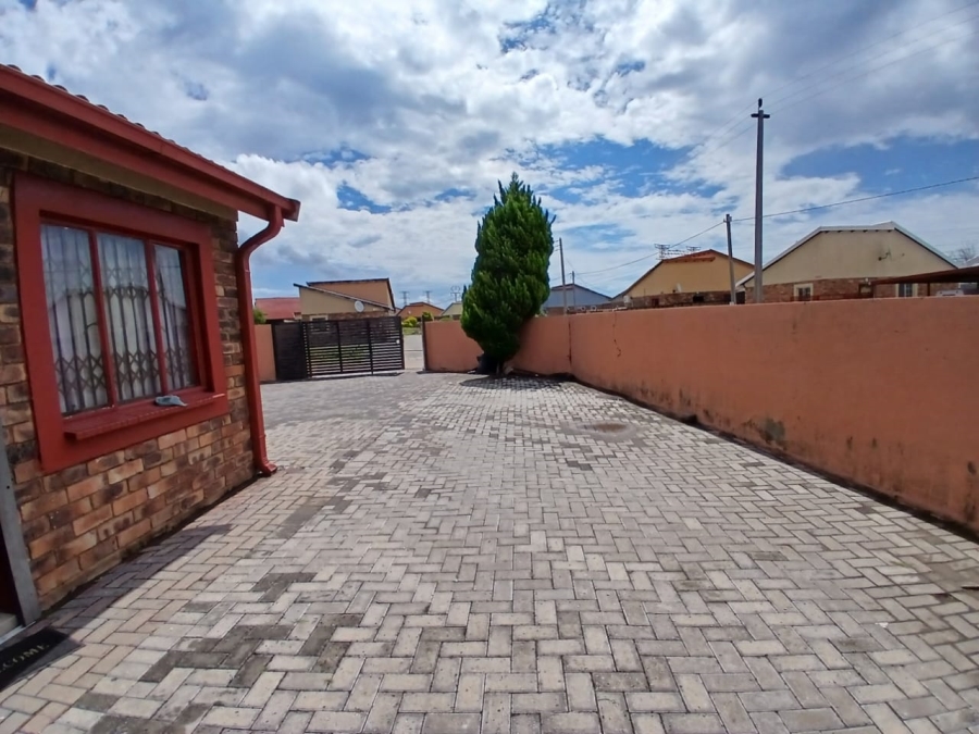 3 Bedroom Property for Sale in Seraleng North West